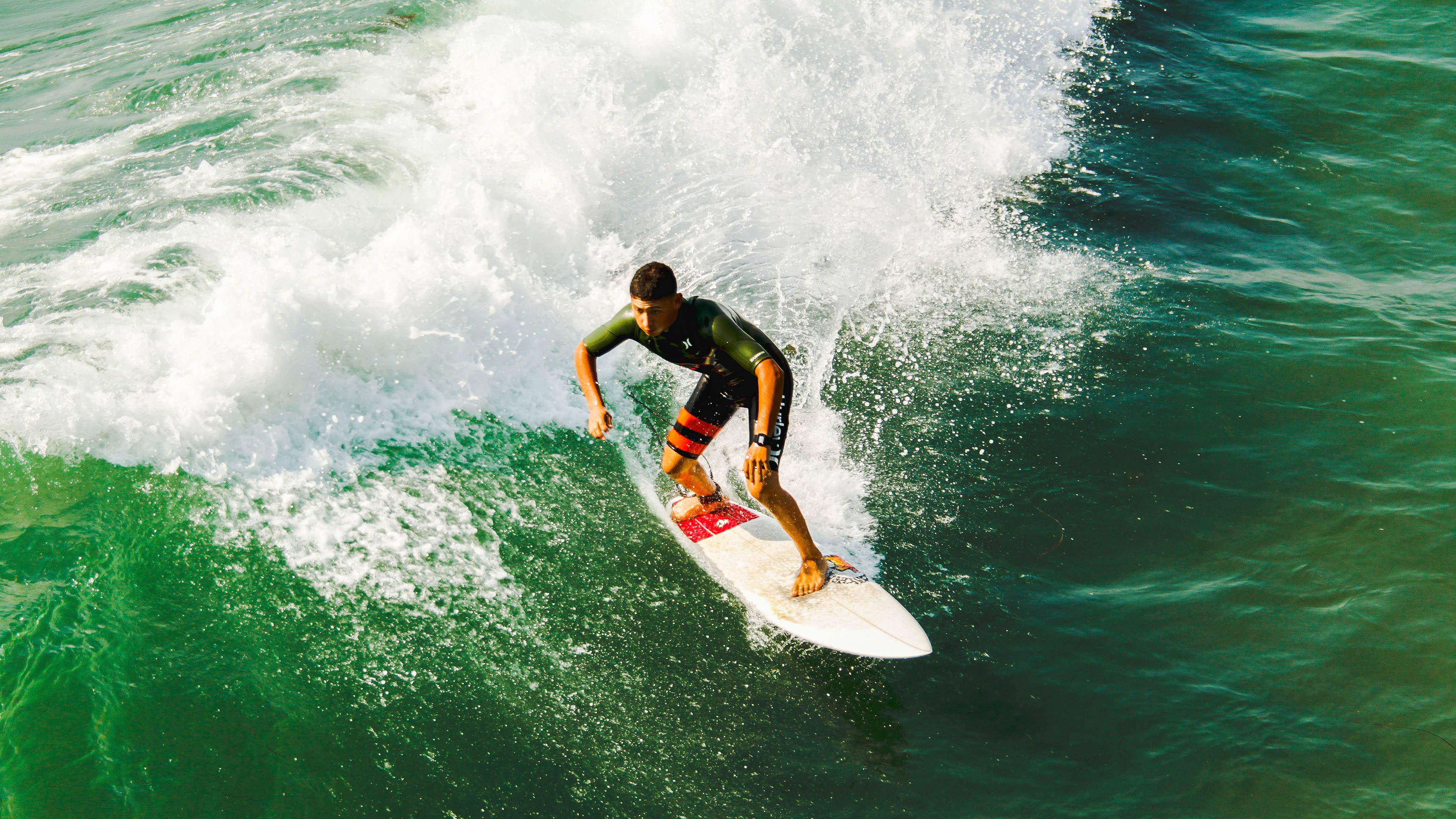 “白色冰原:世界最极端赛段中的速夺瞬间”,白色冰川