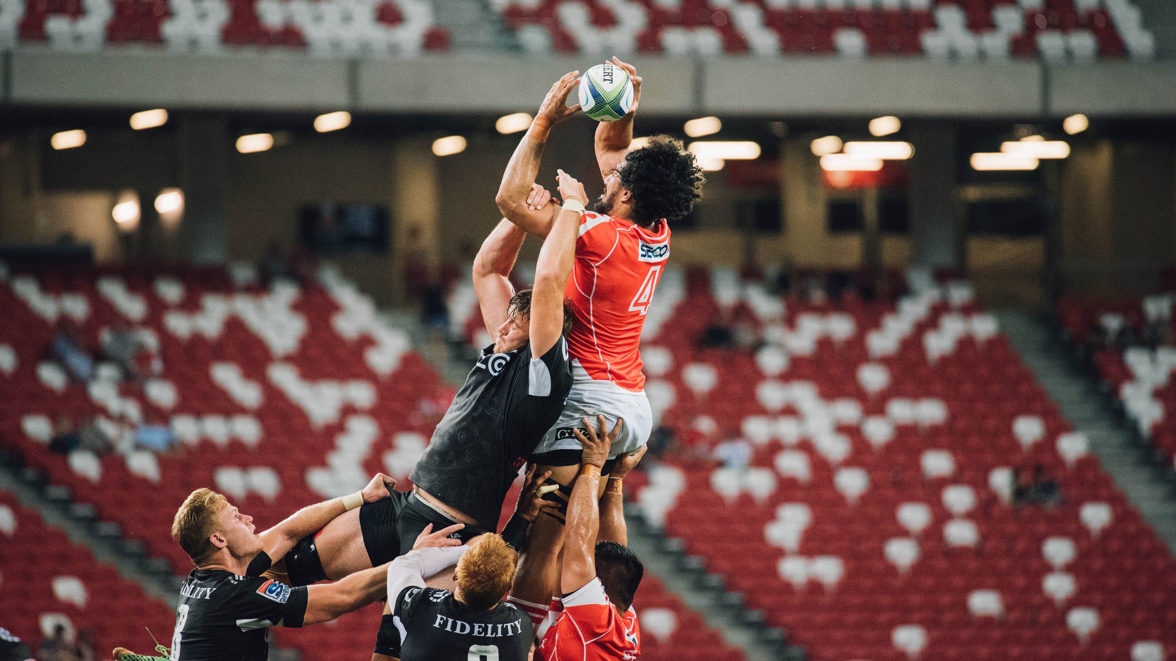 乐鱼中文网站-“零距离感受极速飞驰的震撼”——现场直击最刺激瞬间，极速飞奔的意思