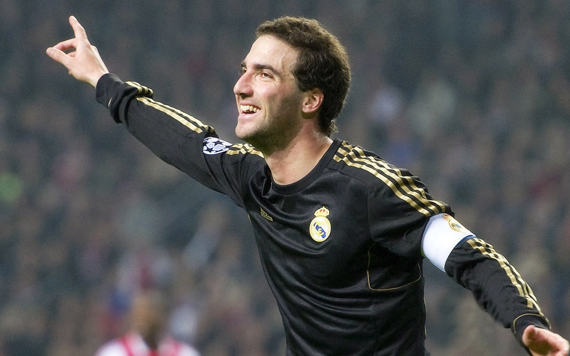 虚拟现实电竞兴起，沉浸式体验带来新机遇，虚拟现实游戏体验